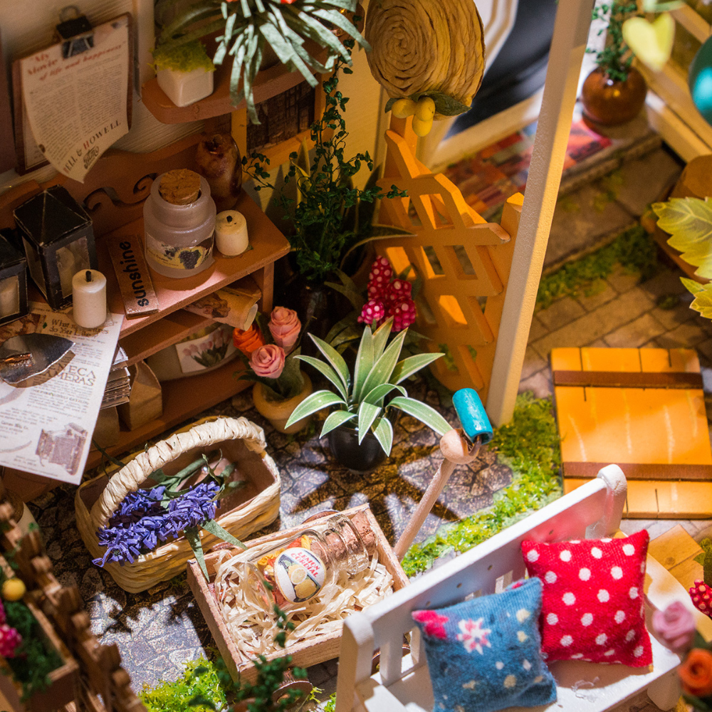 Miller's Flower House- 3D Puzzle