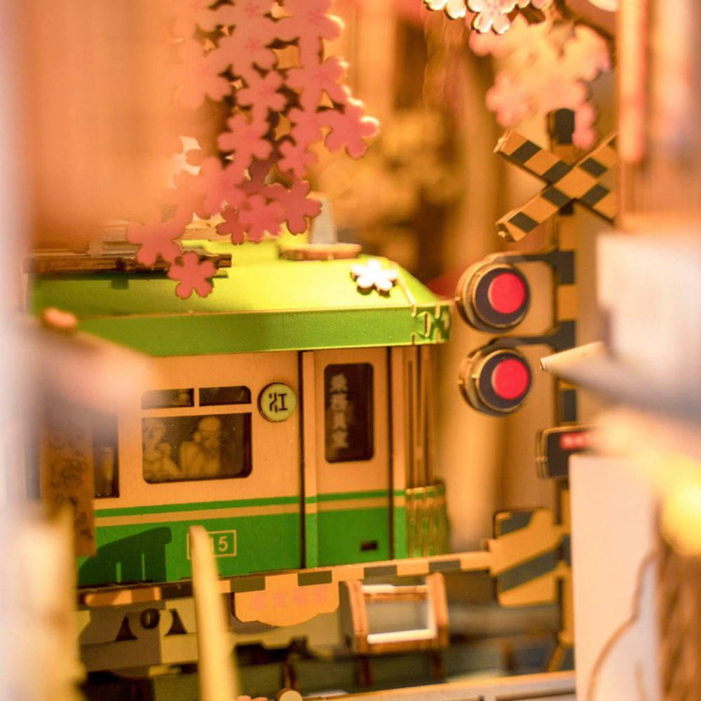 Sakura Densya- Book Nook