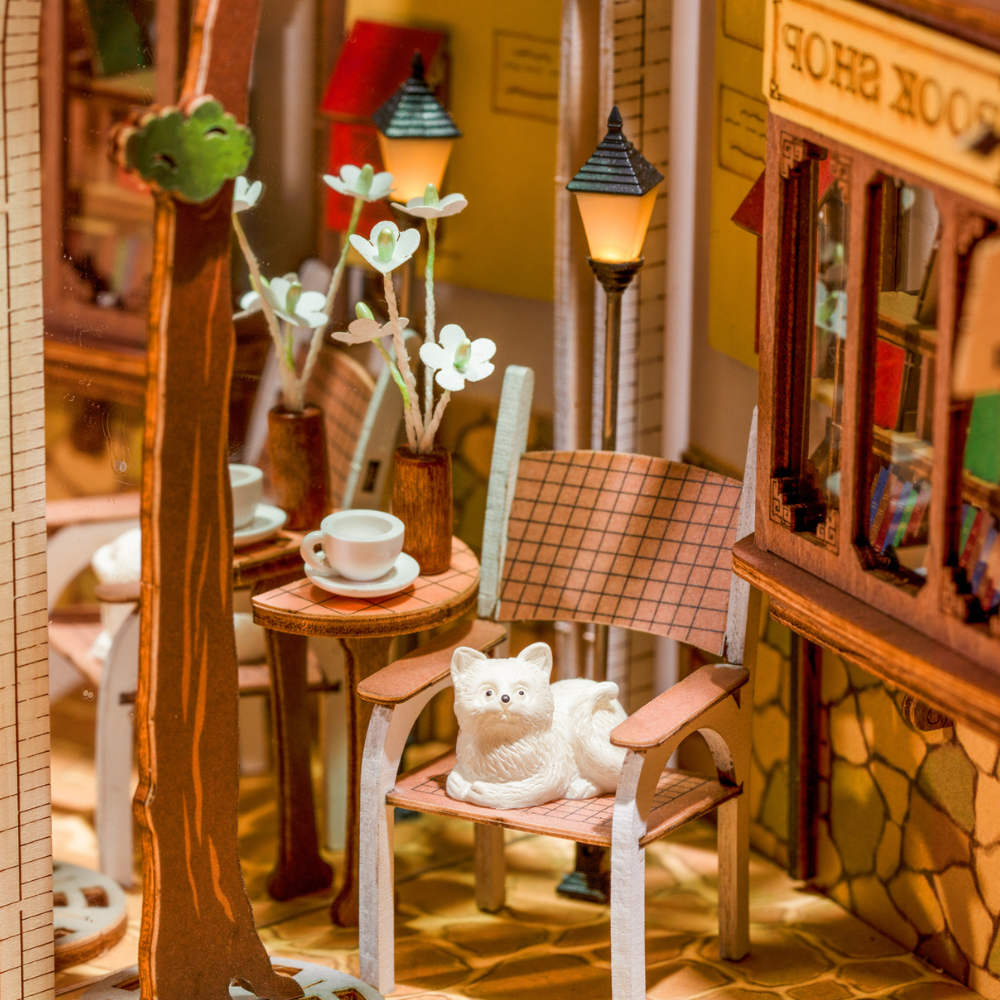 Sunshine Town- Book Nook