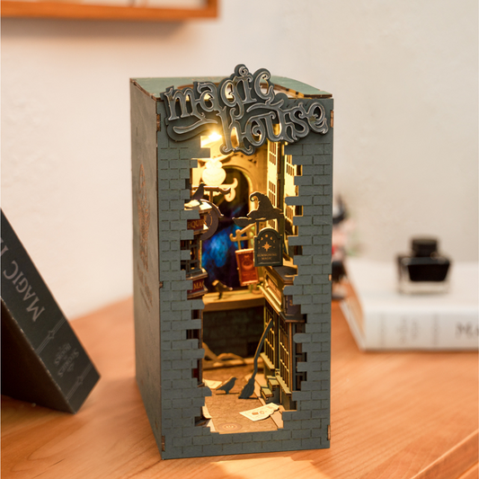 Magic House- Book Nook