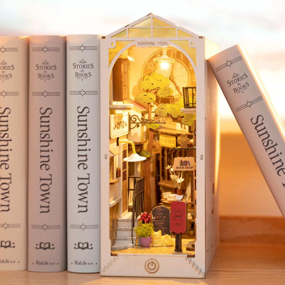 Sunshine Town- Book Nook
