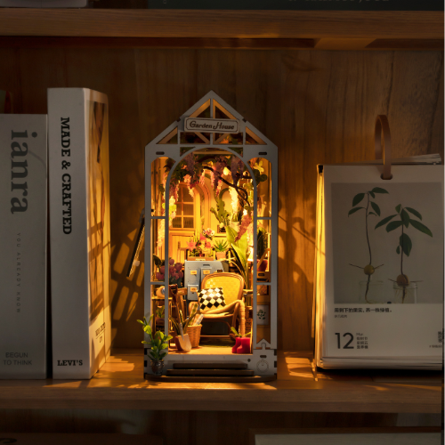 Garden House- Book Nook