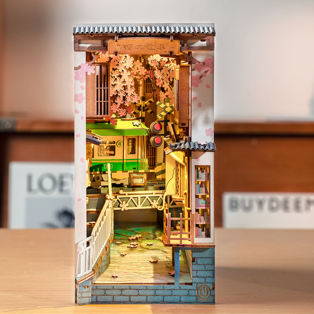 Sakura Densya- Book Nook