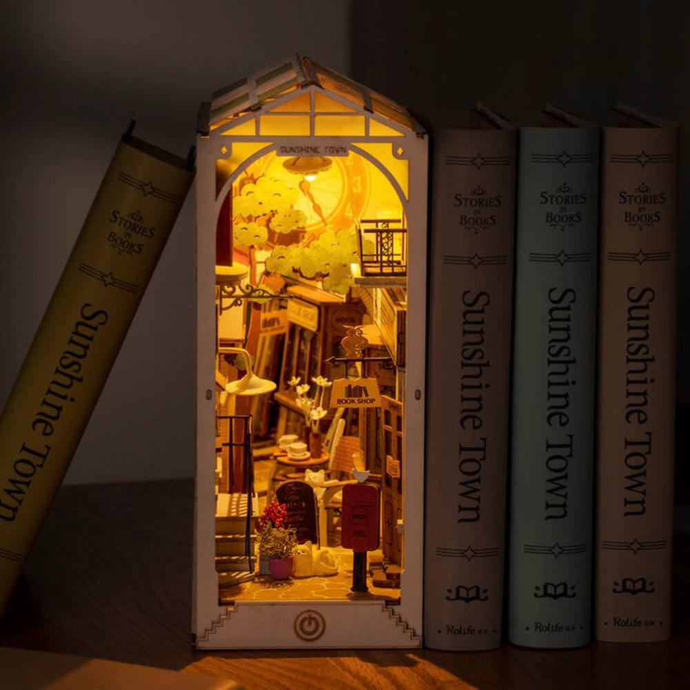 Sunshine Town- Book Nook