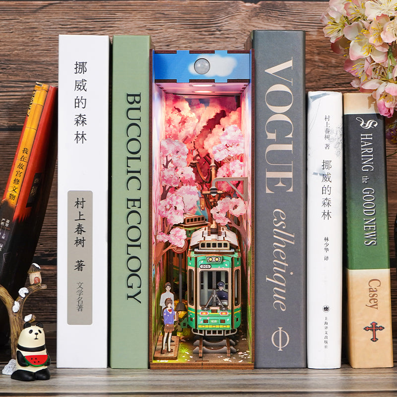Sakura's Travel- Book Nook