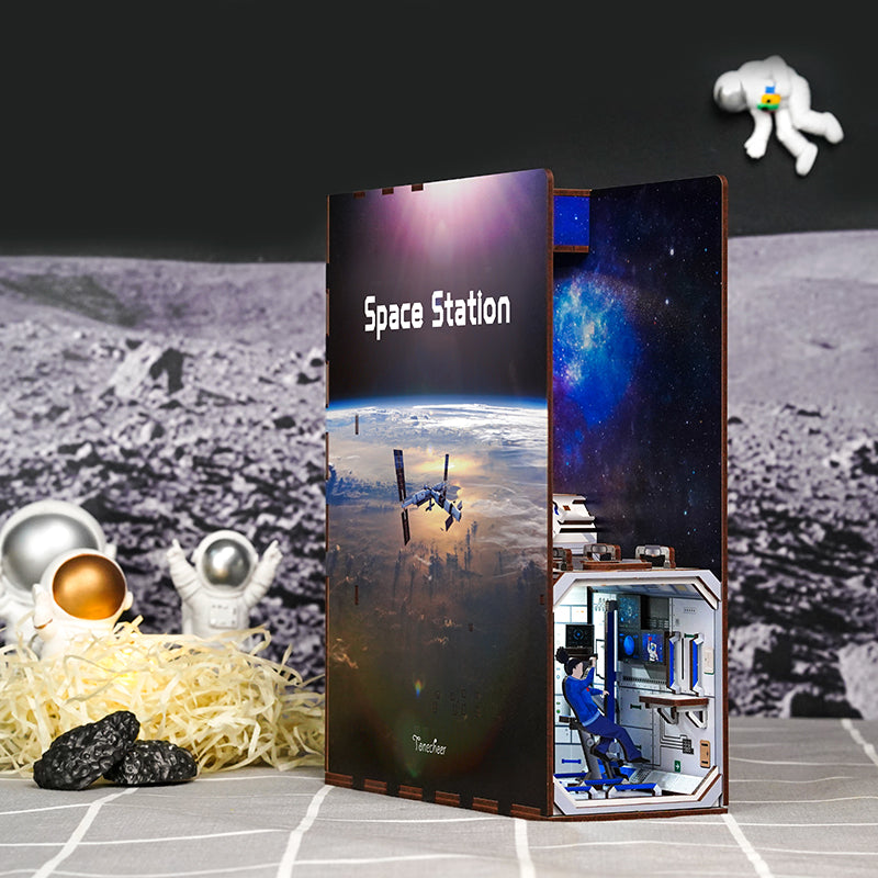 Space Station- Book Nook