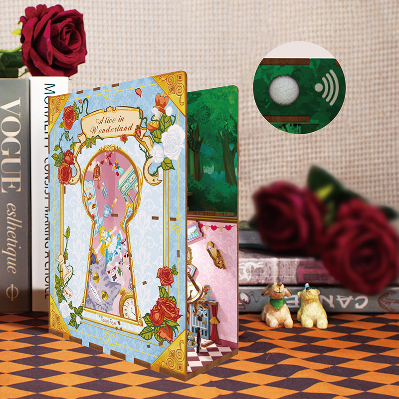 Alice in Wonderland- Tonecheer Book Nook