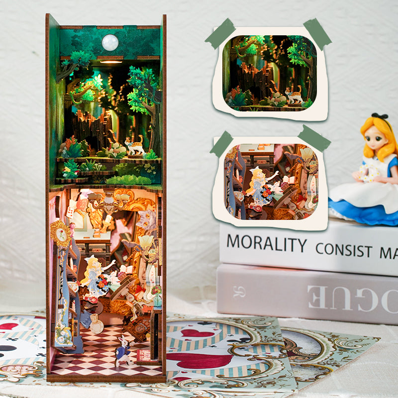 Alice in Wonderland- Tonecheer Book Nook