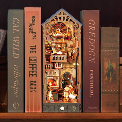 Leonardo Da Vinci - Book Nook