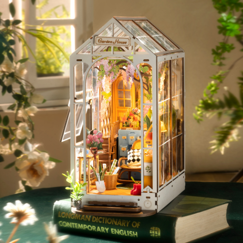 Garden House- Book Nook